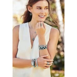 Interlok Noir Reversible Necklace 9 Interlok Noir Reversible Necklace -Fashion Accessories Store interlok noir reversible necklace silver black 4 abcc0fa7 14f7 4c78 b8c3 14908dab328b