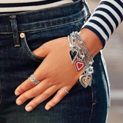 Midnight Heart Amulet 5 Midnight Heart Amulet -Fashion Accessories Store midnight heart amulet silver black 2 354b3983 f5fa 4a1d bbf4 b6ea77595ac8